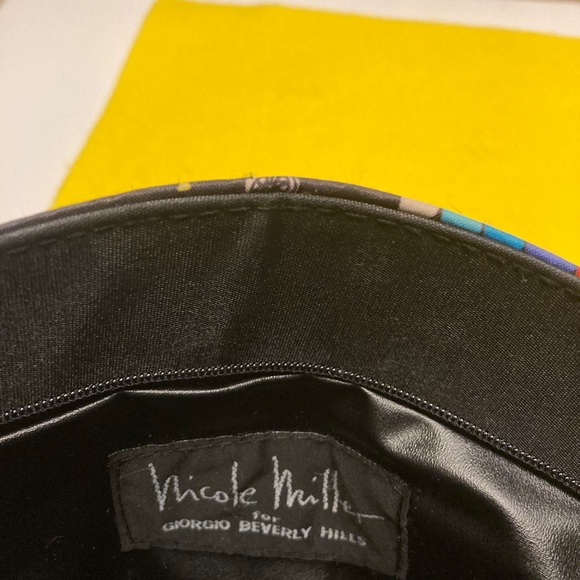 Nicole Miller for Giorgio Beverly Hills Cosmetics - Picture 3 of 4